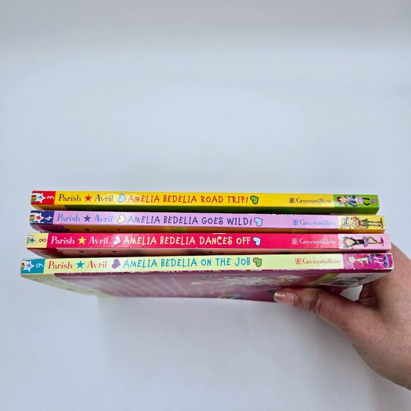 Amelia Bedelia Lot Of 4 Chapter Books #3, 4, 8, 9 Paperback Herman Parish Read - Picture 11 of 16